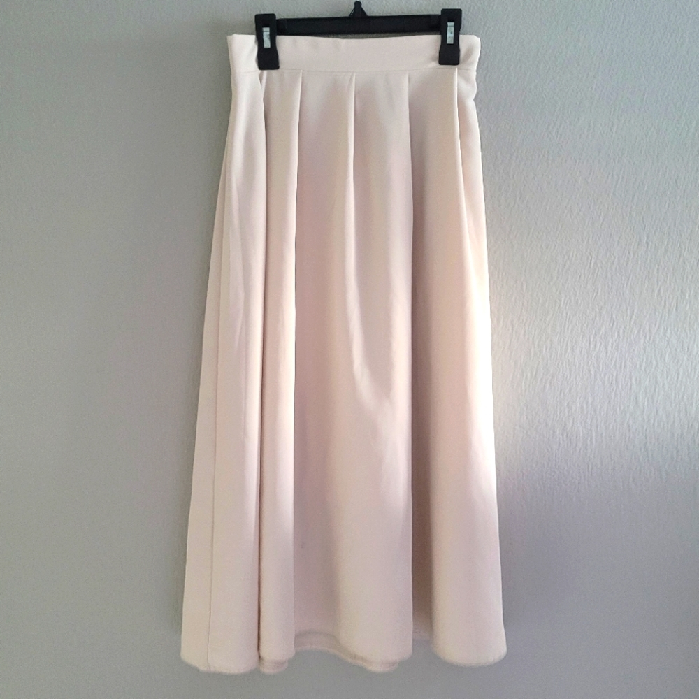 NWOT TAN MIDI SKIRT SIZE S